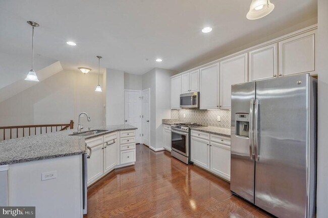 Building Photo - 25218 Briargate Terrace