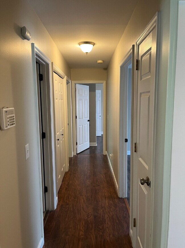 Building Photo - "Charming 3-Bedroom Home with 2 Full Baths in Beautiful Thompson's Station!" FENCED BACKYARD!