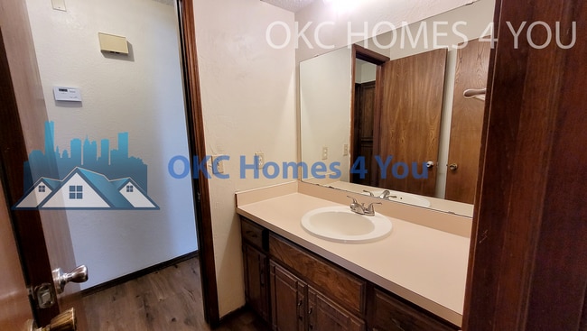 Building Photo - Yukon Duplex near I-40 & Garth Brooks Blvd