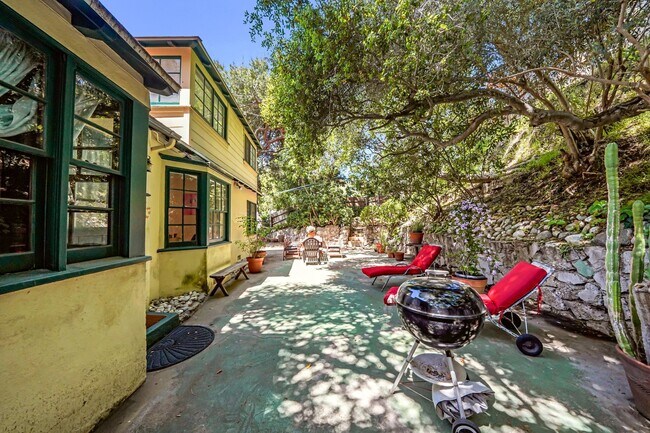 Building Photo - 7503 Willow Glen Rd