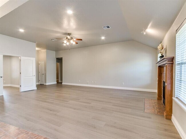Building Photo - 1305 Melisa Dr