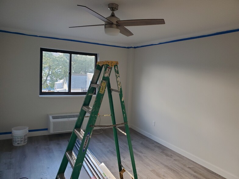 bedroom - 3900 Liberty Ave