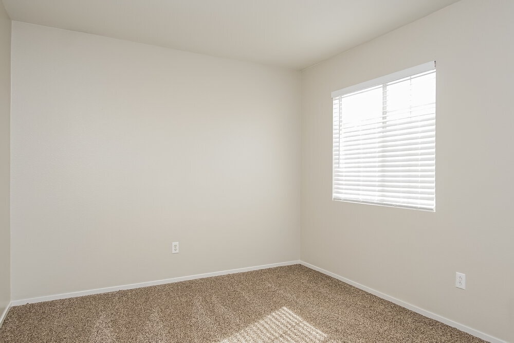 Building Photo - 664 Rising Brook Dr