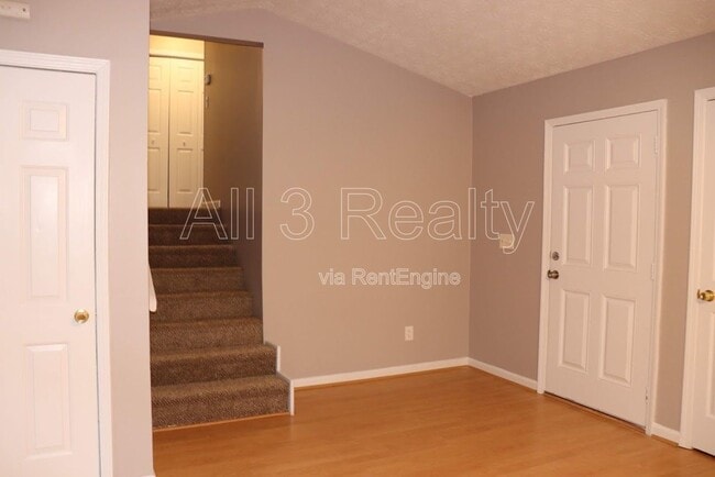 Building Photo - 508 Jarrett Ct