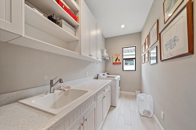 Building Photo - 208 Corelli Dr