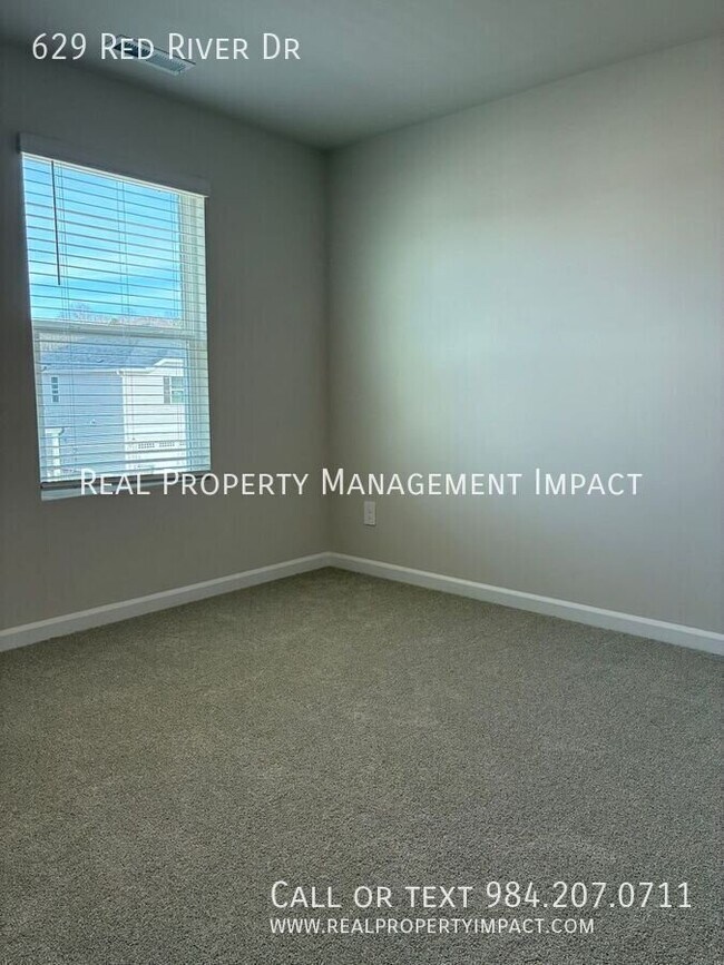 Building Photo - 629 Red River Dr