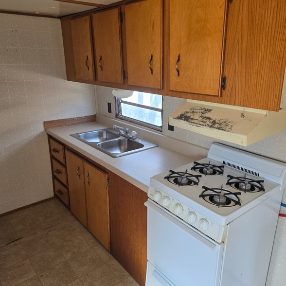 Building Photo - 1216 W Aztec Blvd