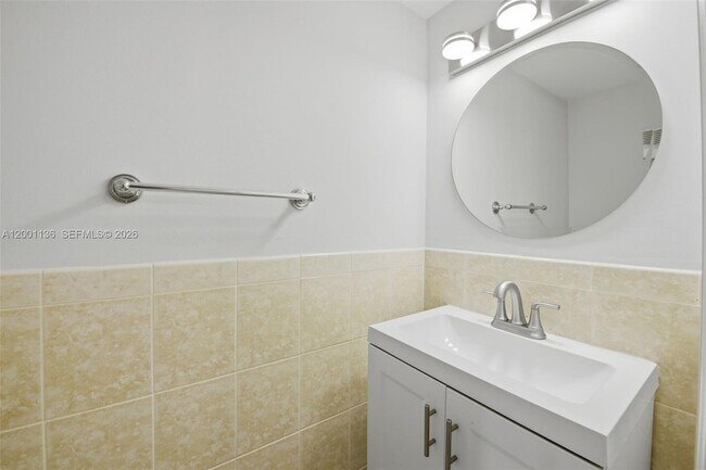 Building Photo - 301 NW 109th Ave