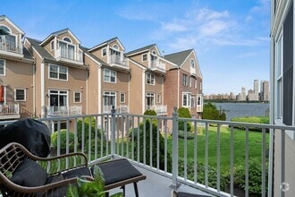 Building Photo - 449 Albany Ct