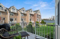 Building Photo - 449 Albany Ct