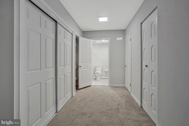 Building Photo - 15 Silverwood Cir