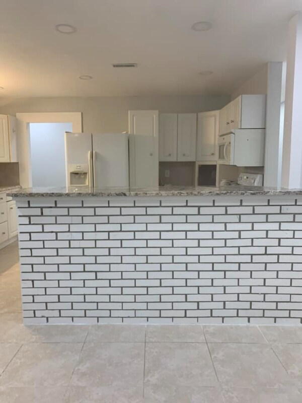 Building Photo - 403 73rd Ave N