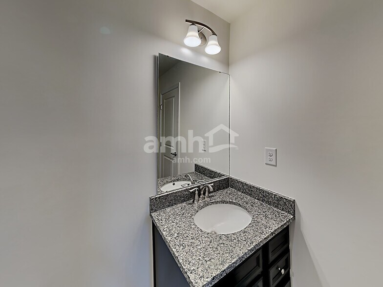 Building Photo - 5018 Twin River Dr