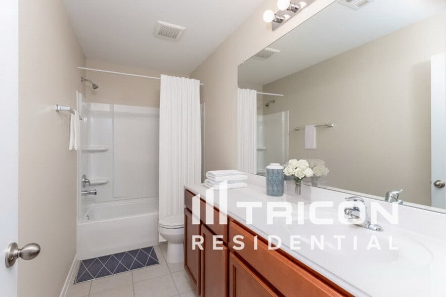 Building Photo - 437 Palomino Stand Dr