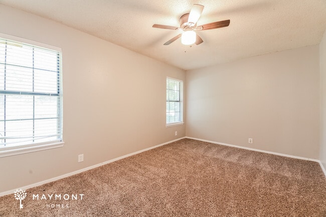 Building Photo - 3 Bedroom Dallas Home