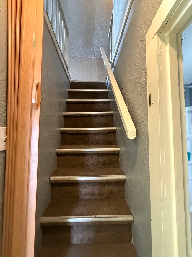 Building Photo - 3011 Myrtle Ave