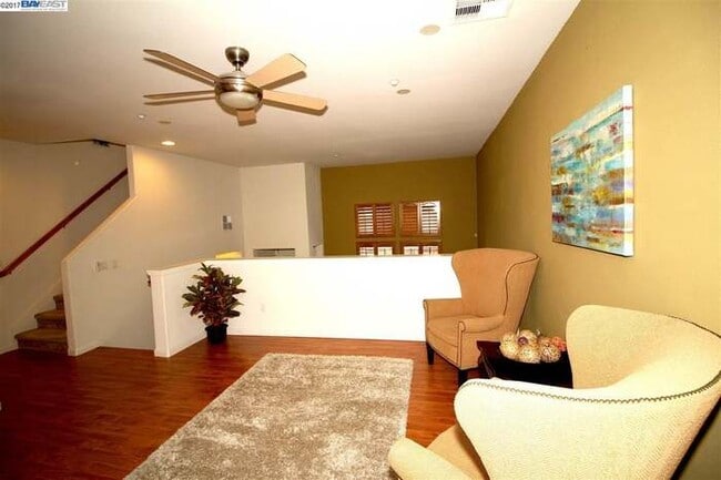 Building Photo - 467 Pariso Terrace