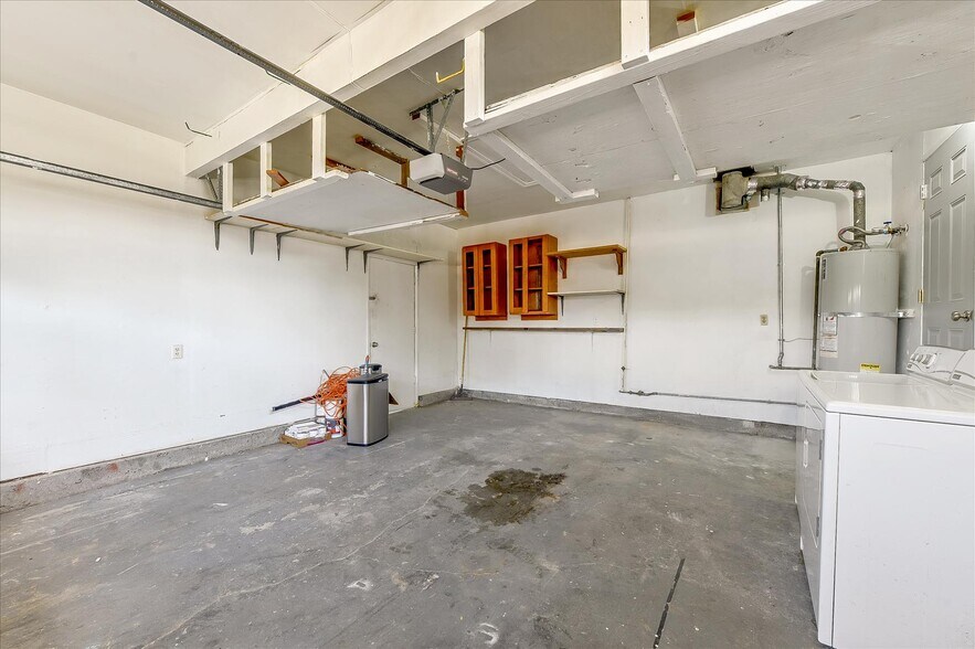 Building Photo - 2651 Poplarwood Way