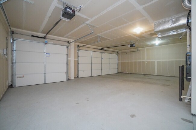 Building Photo - 3067 N Greengate Wy
