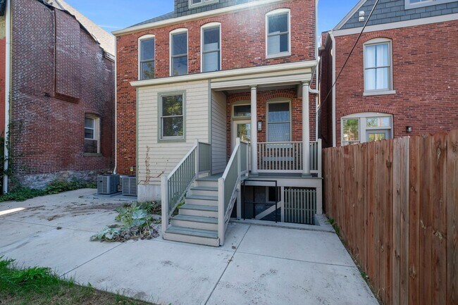 Building Photo - HISTORIC THREE LEVEL 19TH CENTURY THREE LEVEL 4 BED, 3.5 BATH HOME