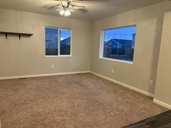 Building Photo - 507 Foxtail Pl