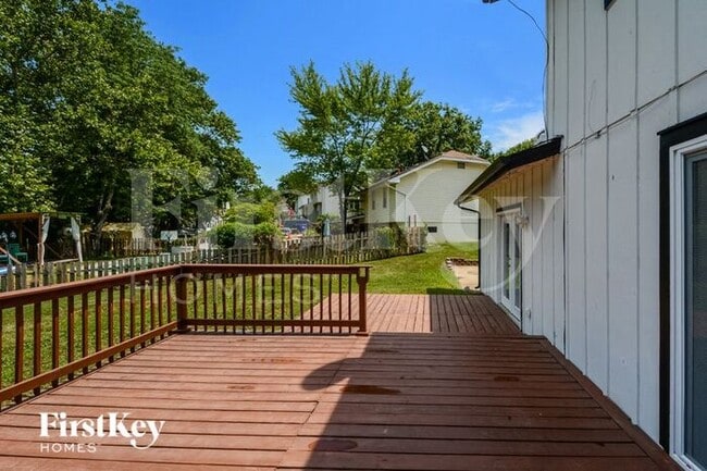 Building Photo - 15 Parkwood Dr