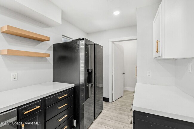 Building Photo - 1310 Mariposa Dr NE
