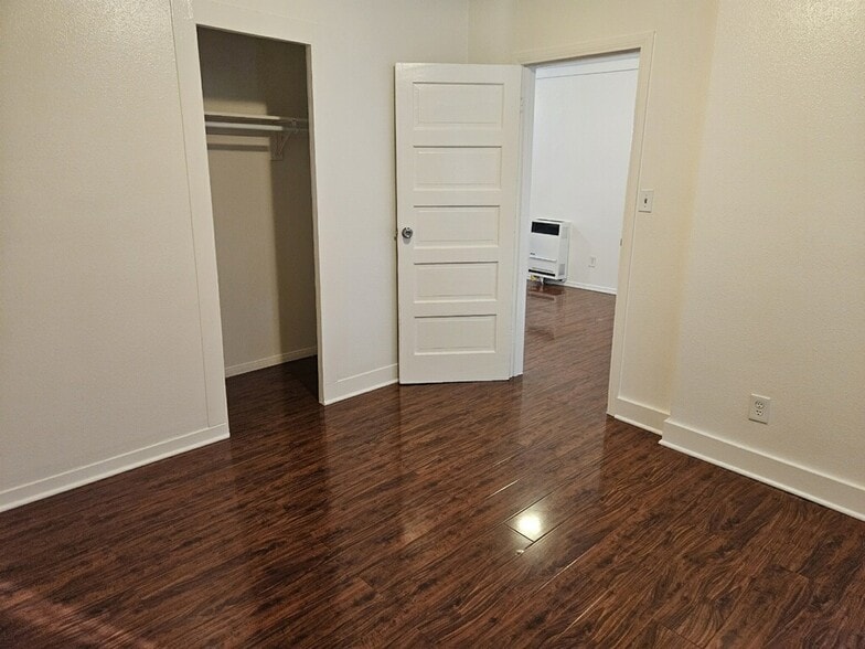 Building Photo - 1347 Pleasant Ave