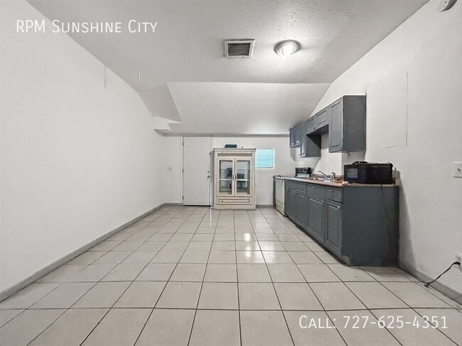 Building Photo - 3105 N 75th St