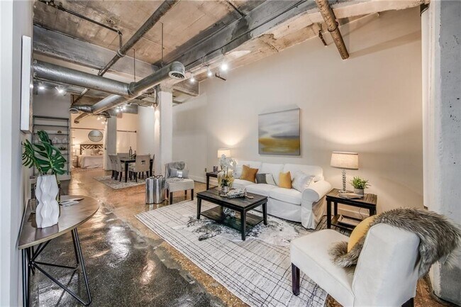 Building Photo - 659 Auburn Ave NE