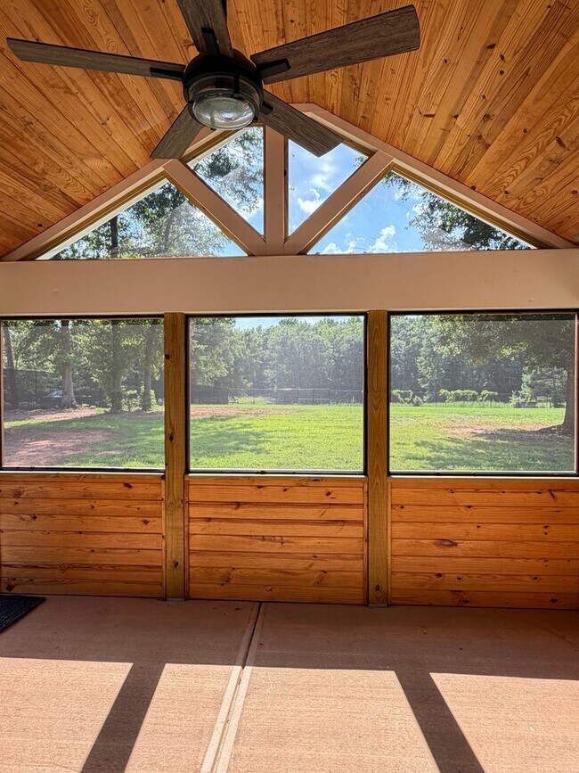 Building Photo - Renovated Ranch in Oconee County