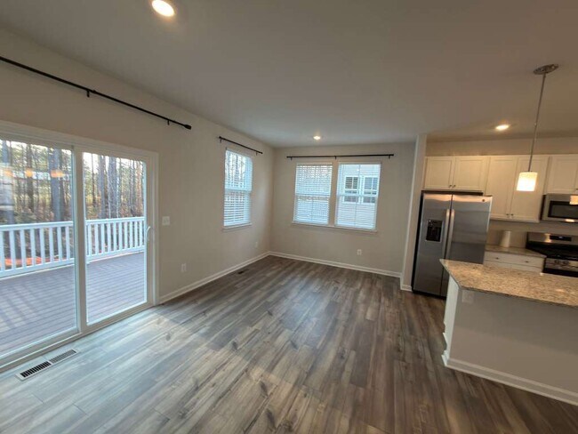 Building Photo - 8760 Whitman Dr