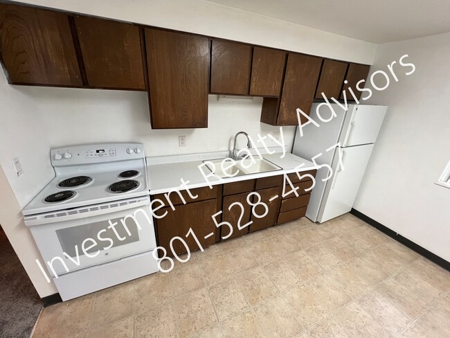 Building Photo - Two-Bedroom Apartment in South Salt Lake!