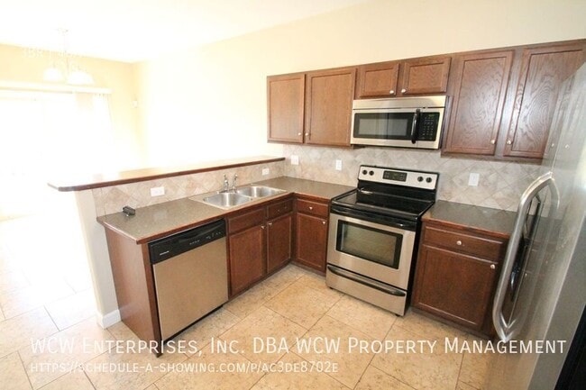 Building Photo - 4437 SE Adams St