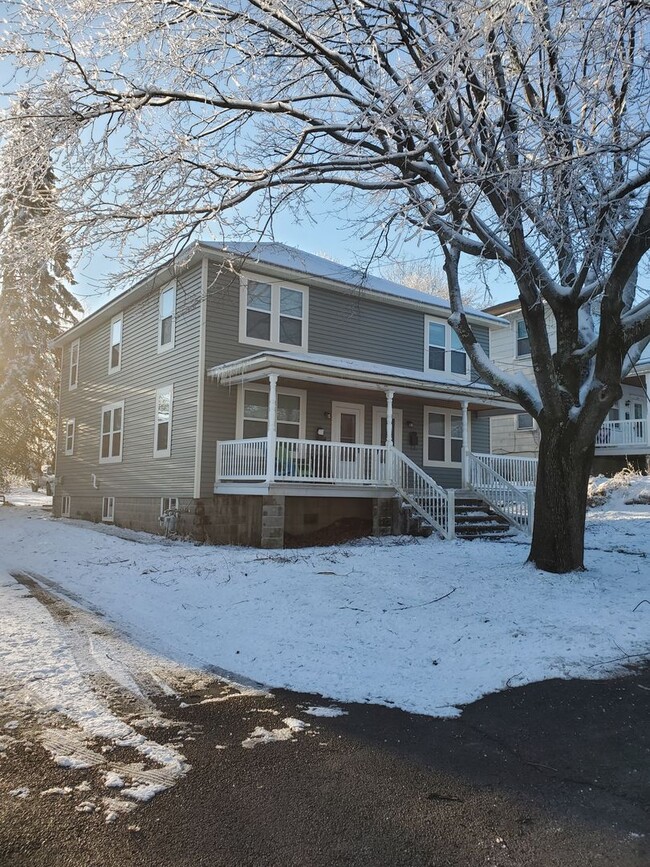 Building Photo - Stunning 3-Bedroom Duplex in Frostburg, MD...