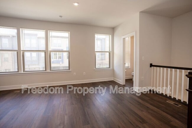 Building Photo - 9882 Hopkins Lp