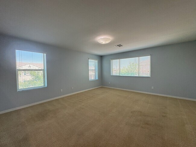 Building Photo - COMING SOON! LYONS GATE 5 BDRM + LOFT W CO...