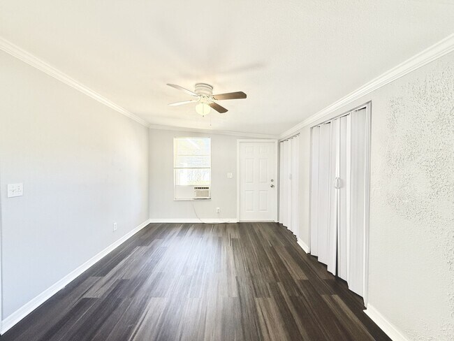 Building Photo - 7111 Onyx Dr N