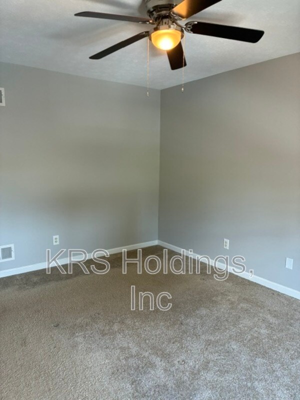 Building Photo - 303 Joyce Dr
