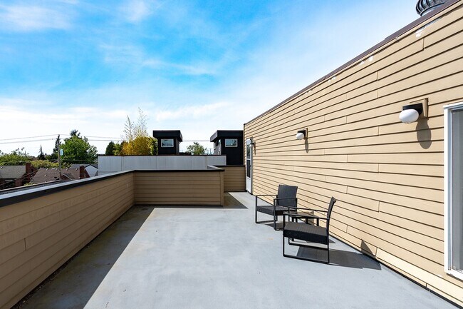 Building Photo - Wedge Apartments