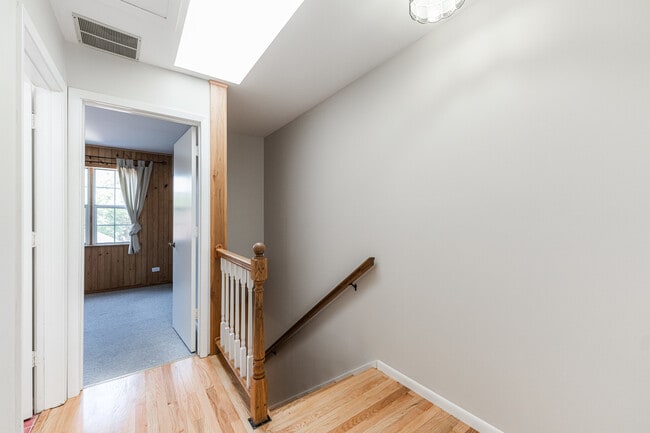 Building Photo - 1217 Cranbrook Dr