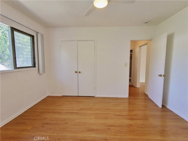 Building Photo - 919 N Orange Grove Ave