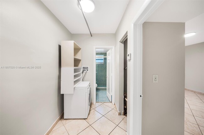 Building Photo - 410 Euclid Ave