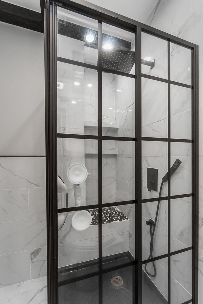 Building Photo - 137-139 Main St