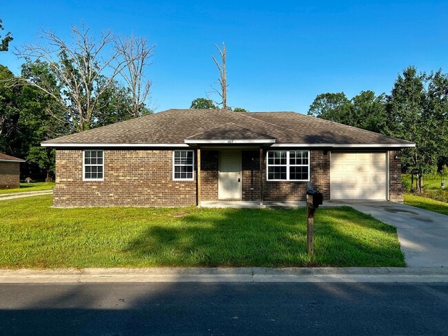 Primary Photo - 603 Carson Rd