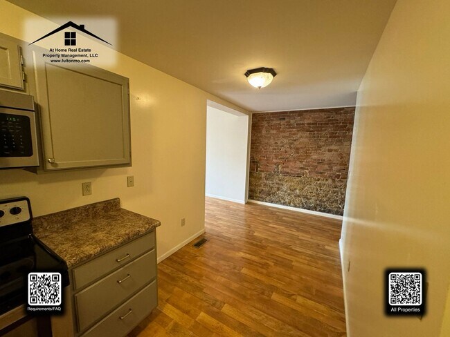 Building Photo - 532 Court Street