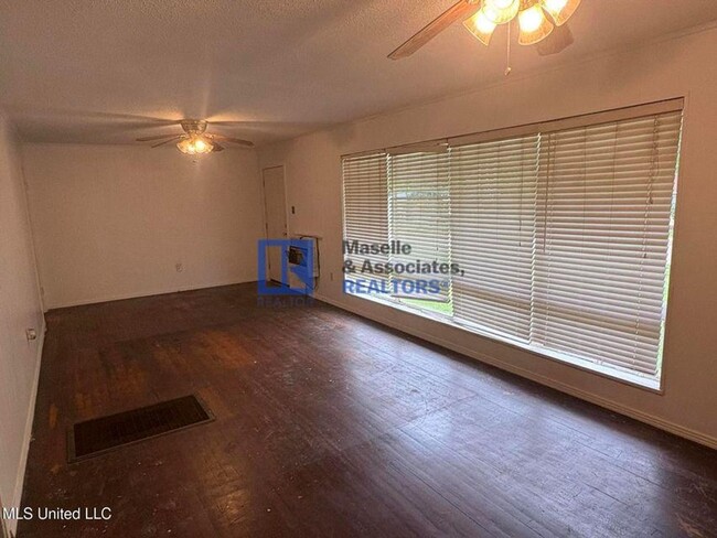 Building Photo - 3 bed/2 bath Home in 39212 Jackson!