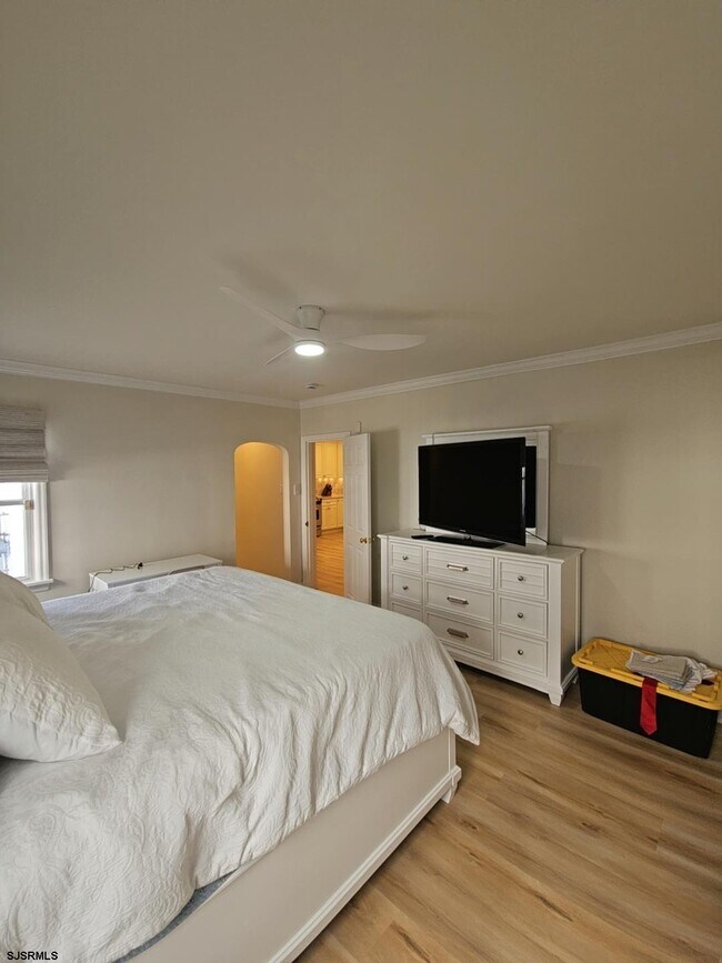 Building Photo - 107 S Dover Ave