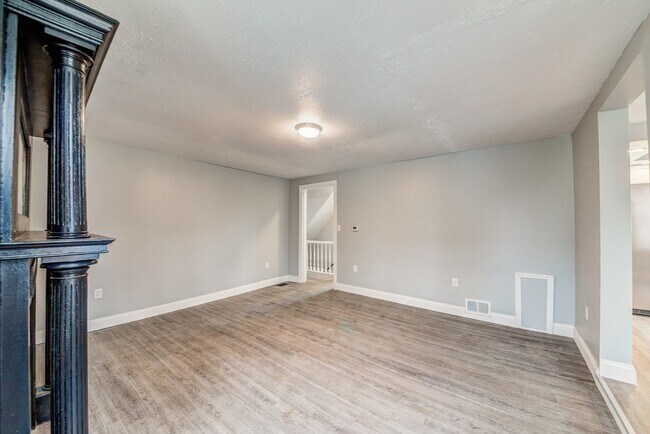 Building Photo - 744 Proctor Way