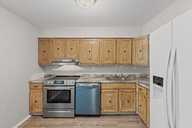 Building Photo - 506 Bromley Estate